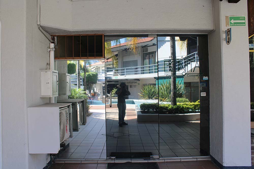 J-17 PLAZA BONITA OFICINA